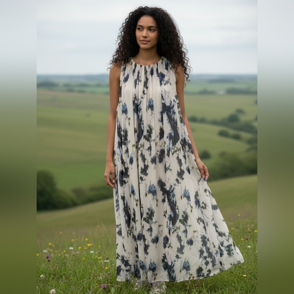 A Lady 100% Silk Maxi Sleeveless Dress - Picture 5 of 15